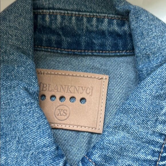 NEW Blank NYC Blue Jean Jacket Classic Style XS - Picture 2 of 6